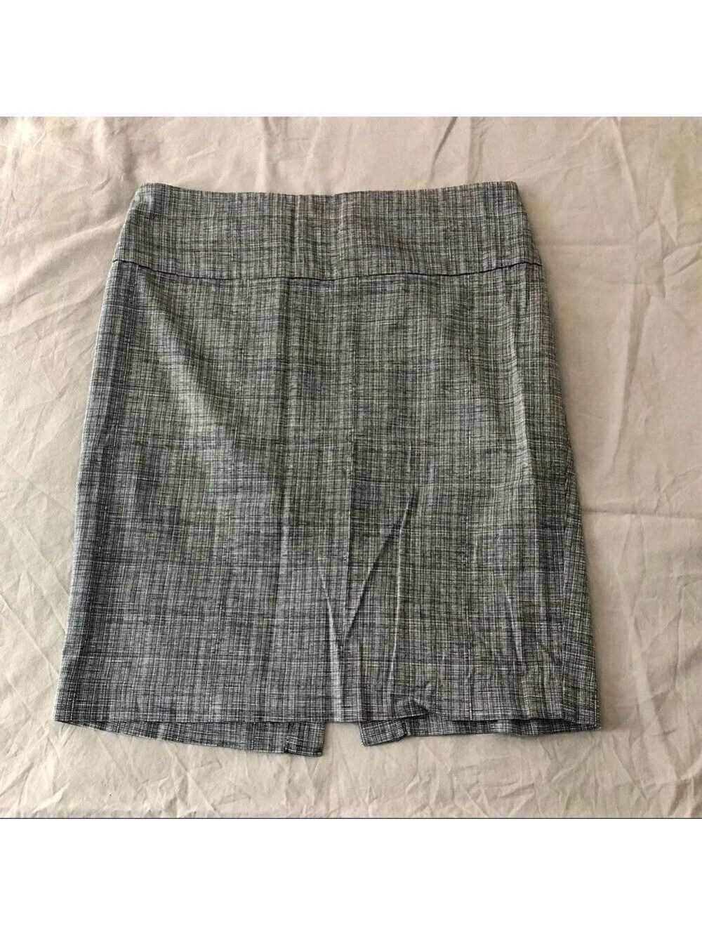 SMART Set size 9 black and white skirt
